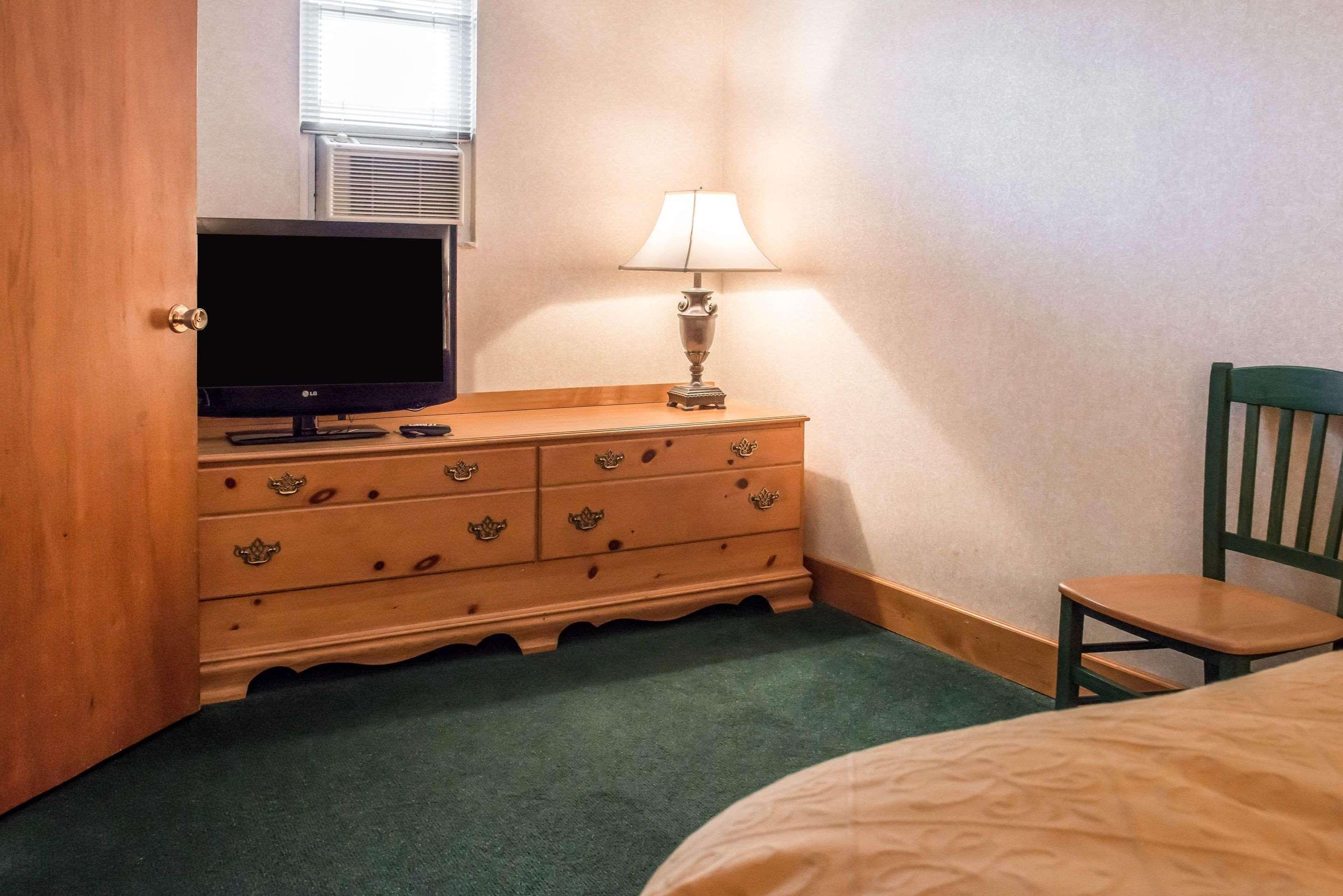 Quality Pittsburgh Airport Inn 2*