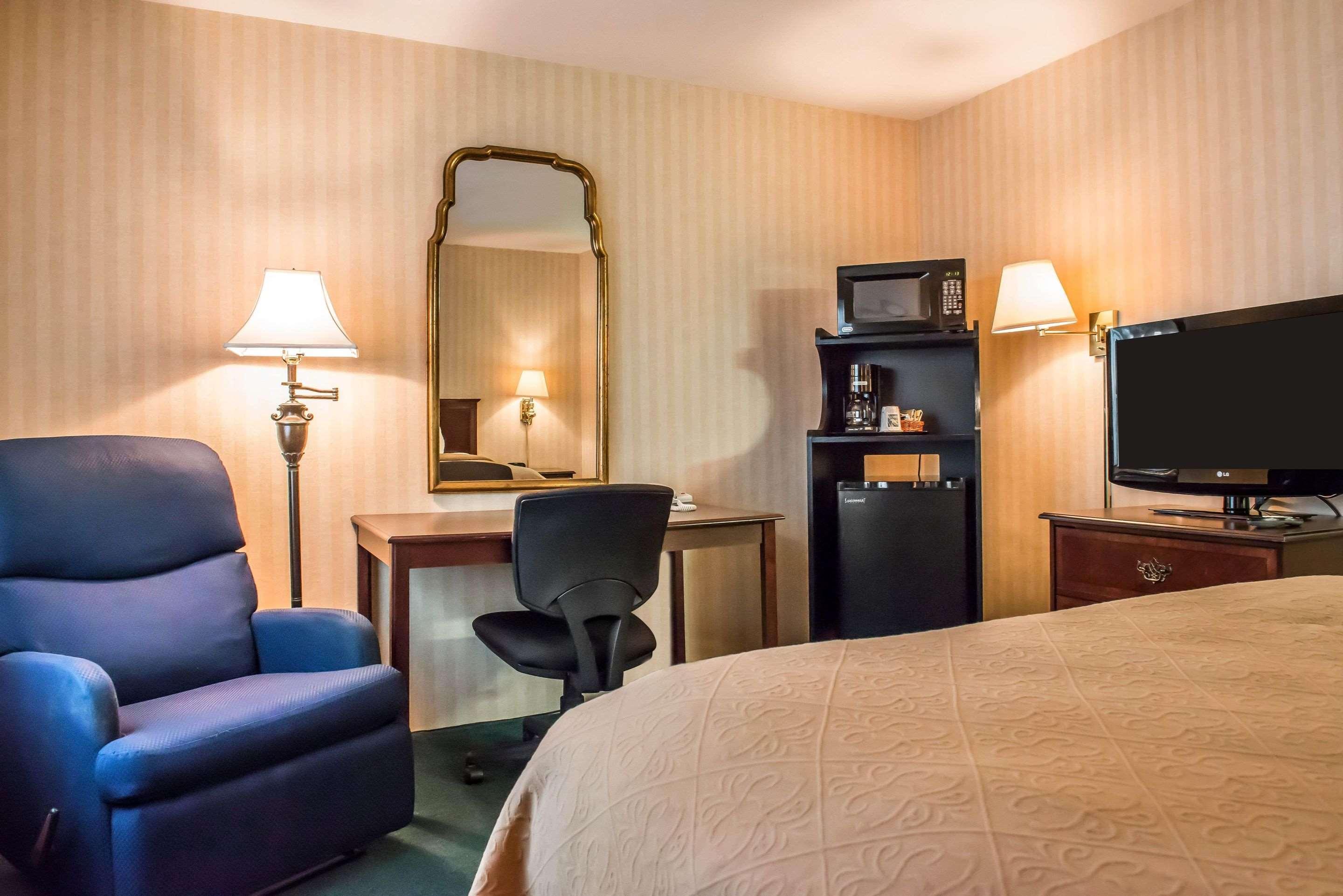Inn Quality Pittsburgh Airport 2*