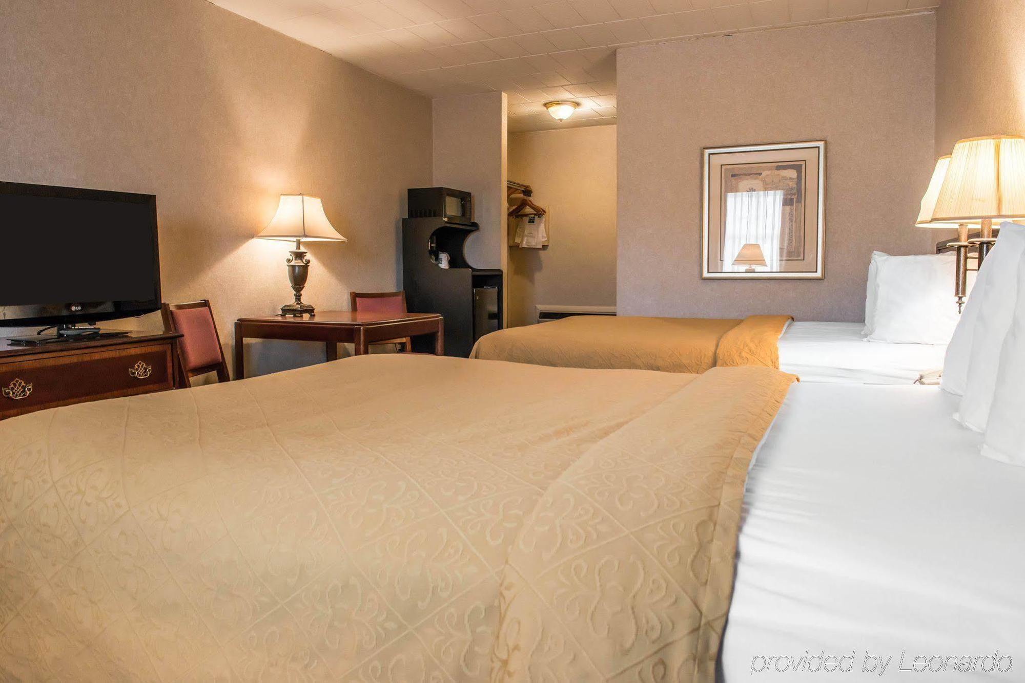 Quality Pittsburgh Airport Inn 2*